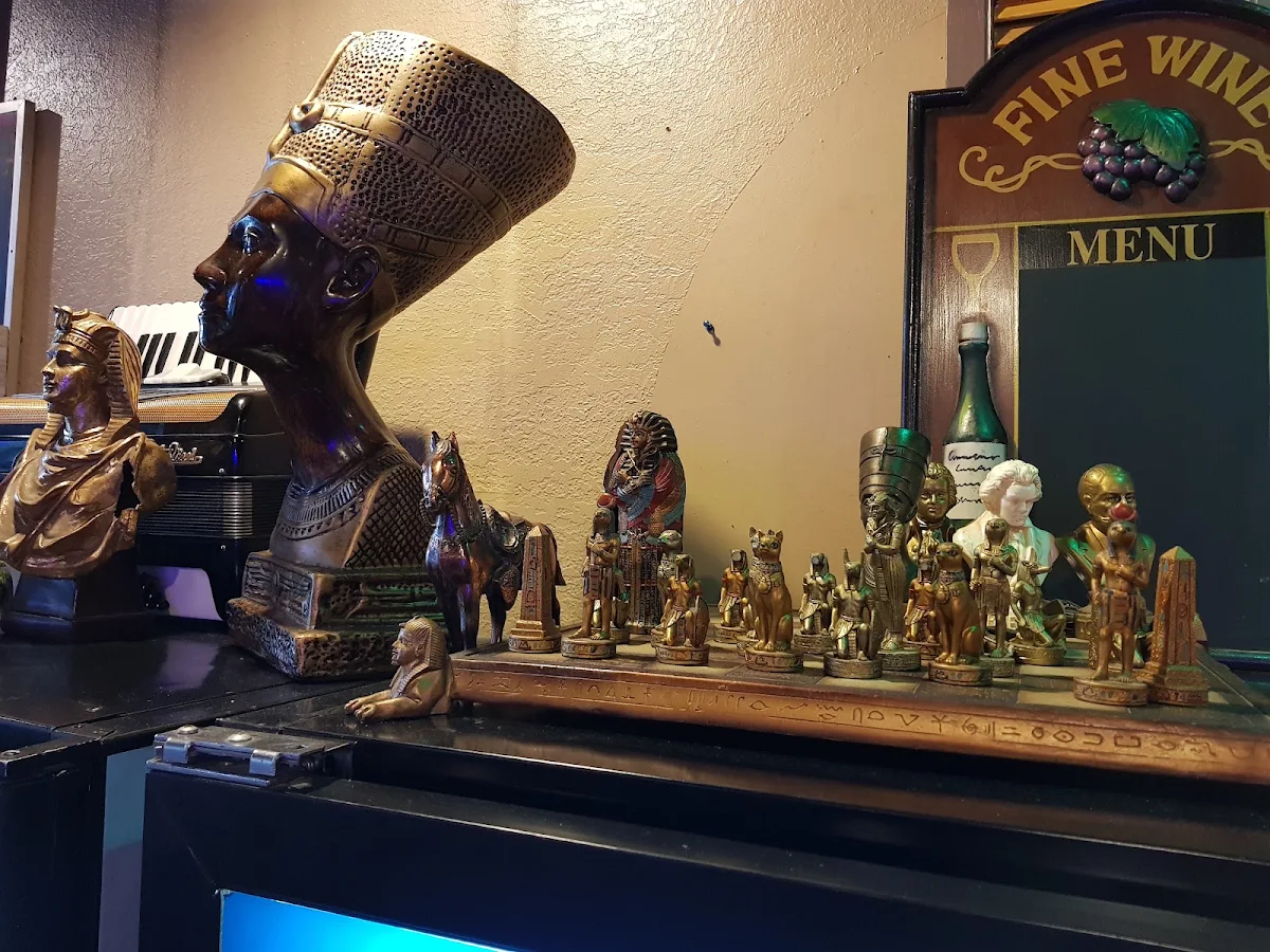 Vibe, CLEOPATRA RESTAURANT