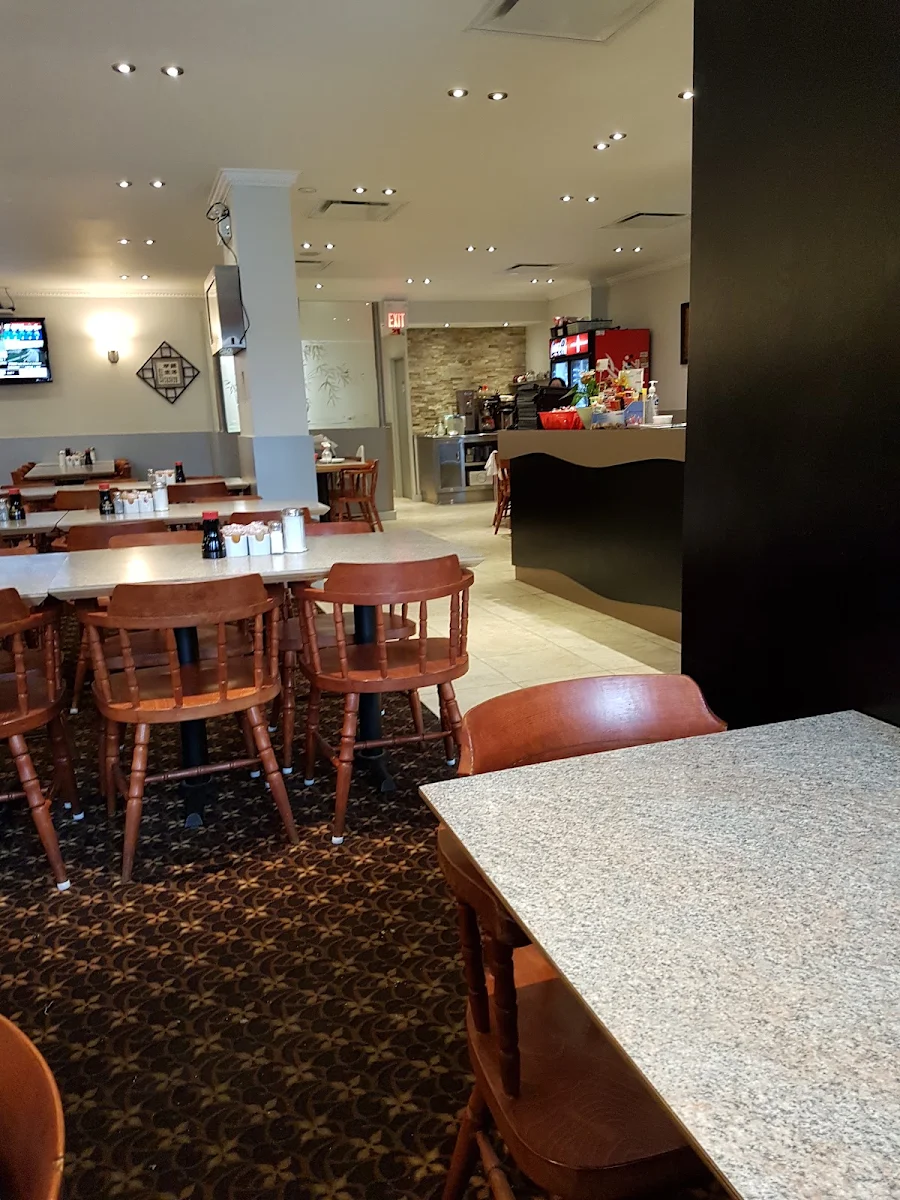 Vibe, Jade's of Paris Restaurant