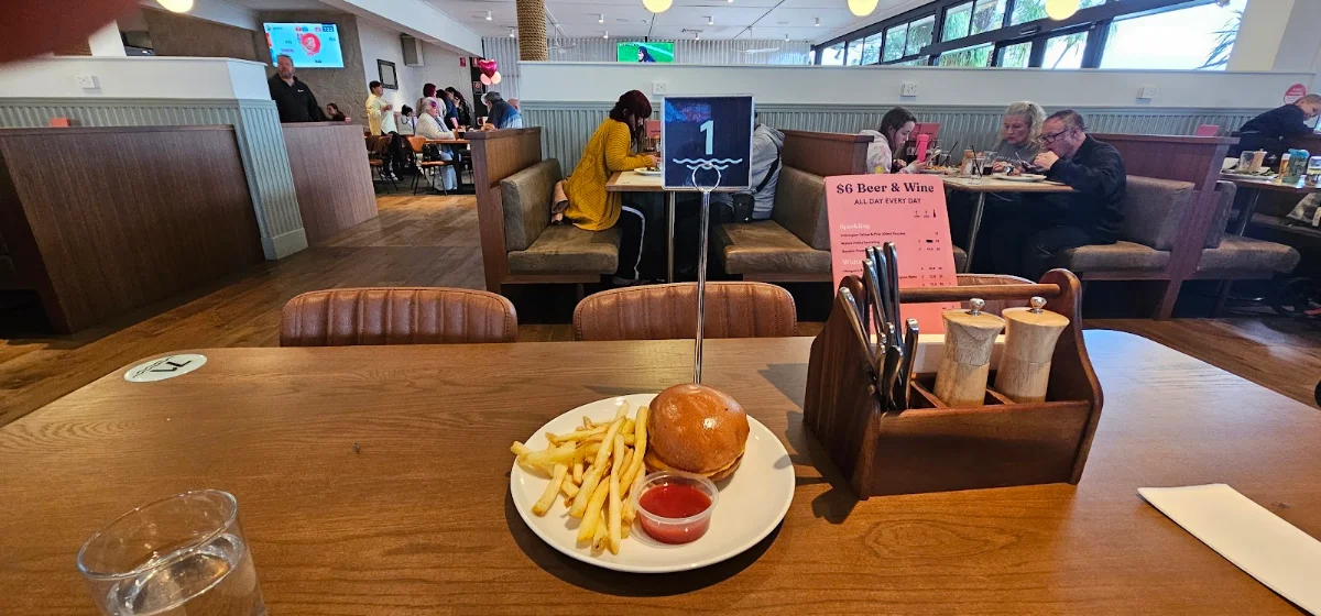 Food & drink, Lakeview Hotel Motel