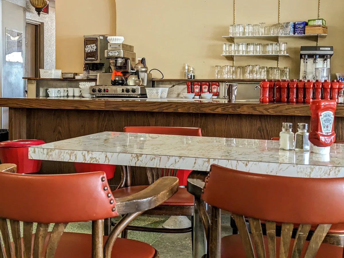 Vibe, Riverview Inn & Restaurant
