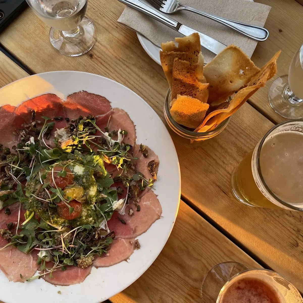 Food & drink, Uli's Restaurant
