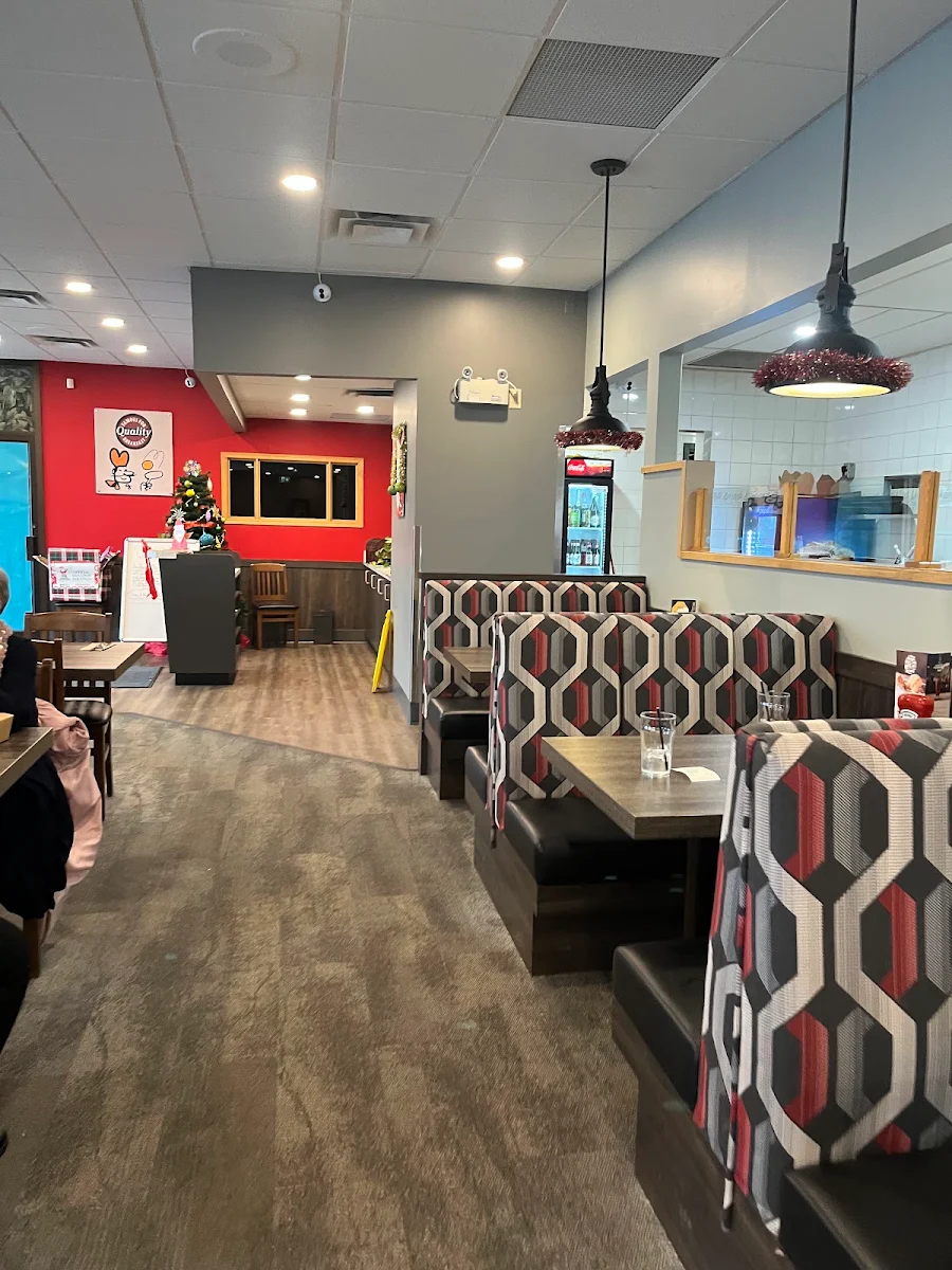 Vibe, Ricky's All Day Grill - 130th Ave