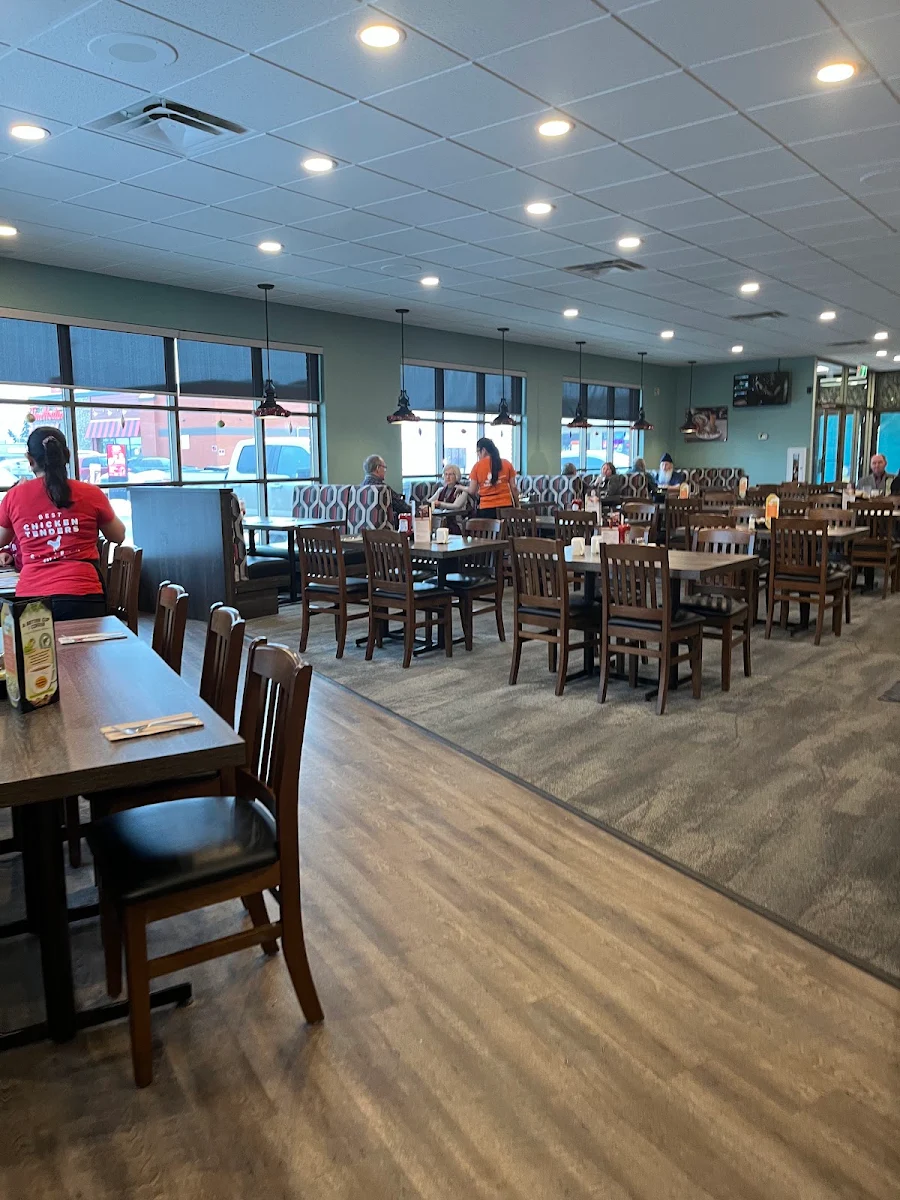 Vibe, Ricky's All Day Grill - 130th Ave