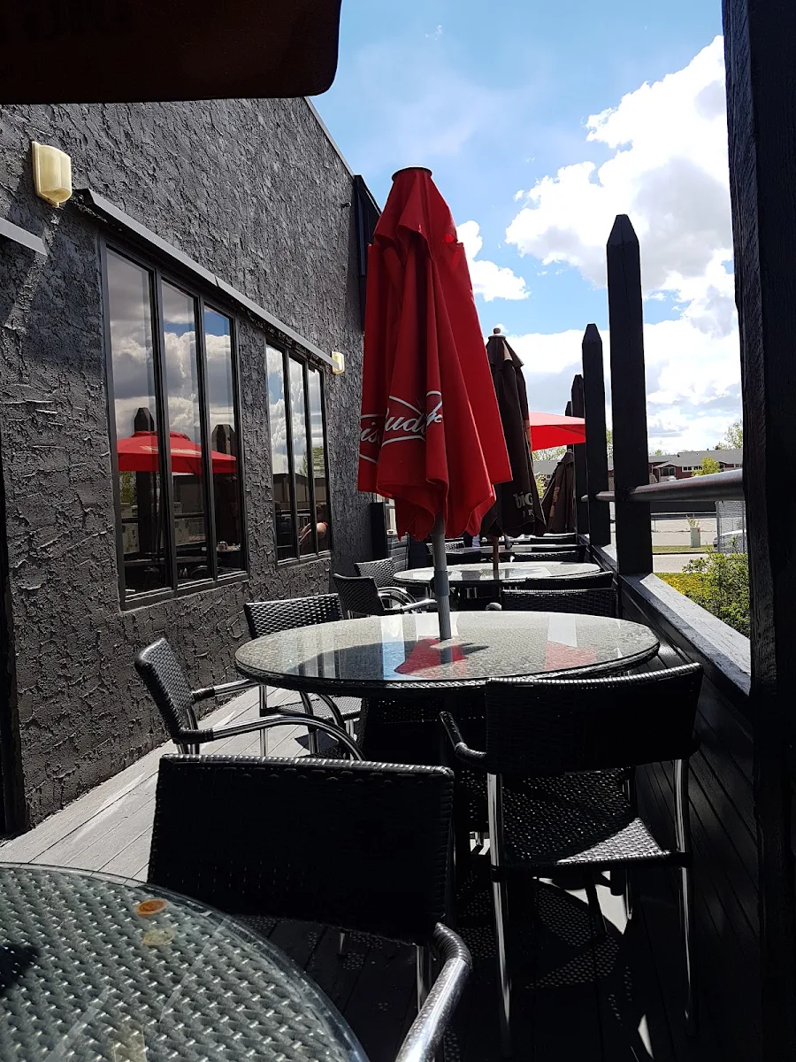 Vibe, Pauls Pizza Airdrie