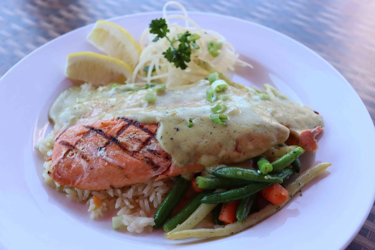 Food & drink, Resto Bar Et Grill Friends Inc.