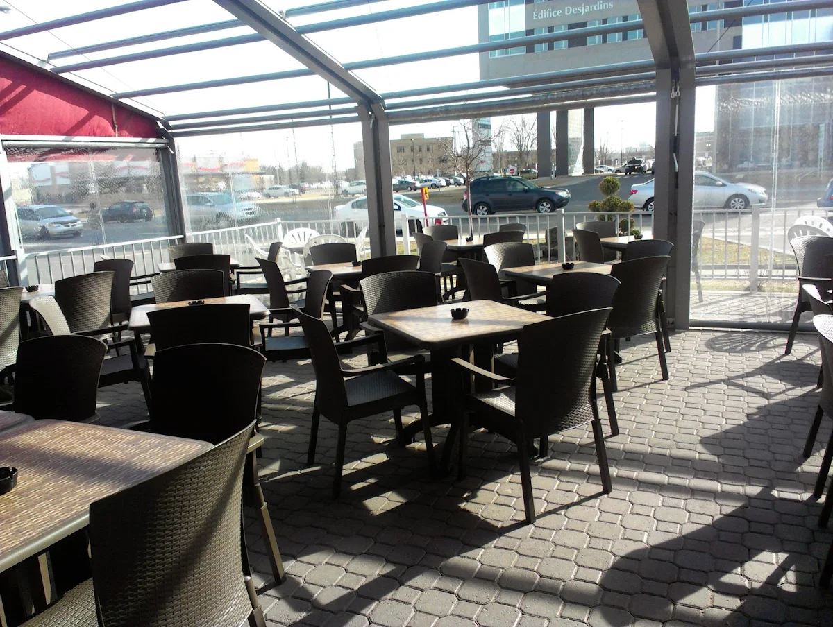 Vibe, Resto Bar Et Grill Friends Inc.
