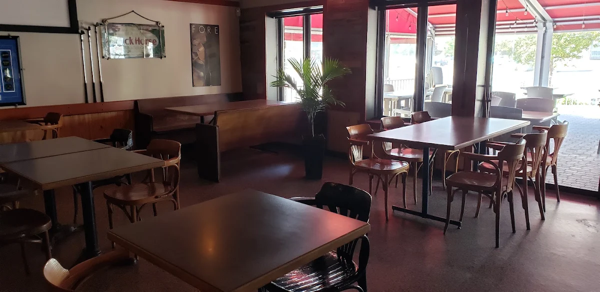 Vibe, Resto Bar Et Grill Friends Inc.
