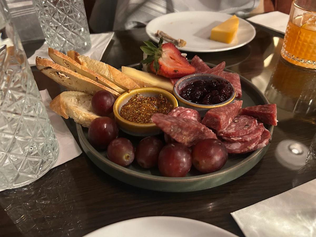 Food & drink, Confederation Lounge & Patio