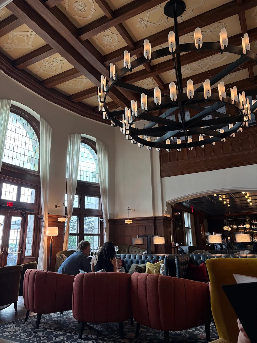 Vibe, Confederation Lounge & Patio