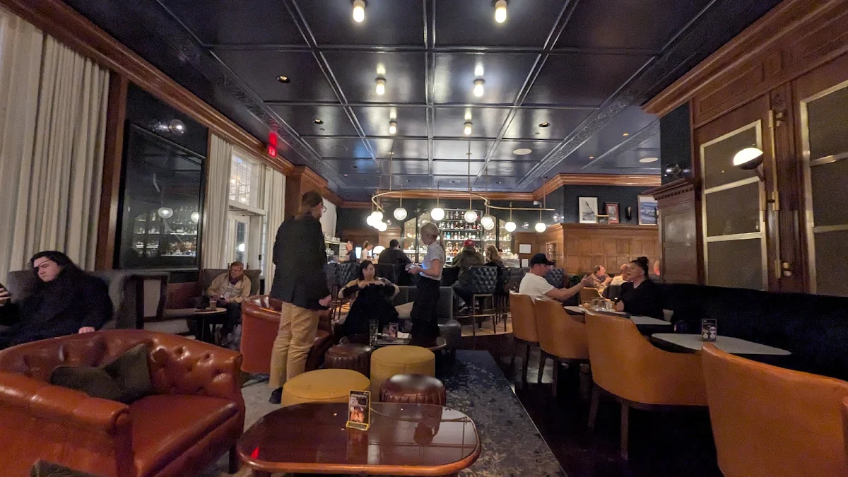 Vibe, Confederation Lounge & Patio