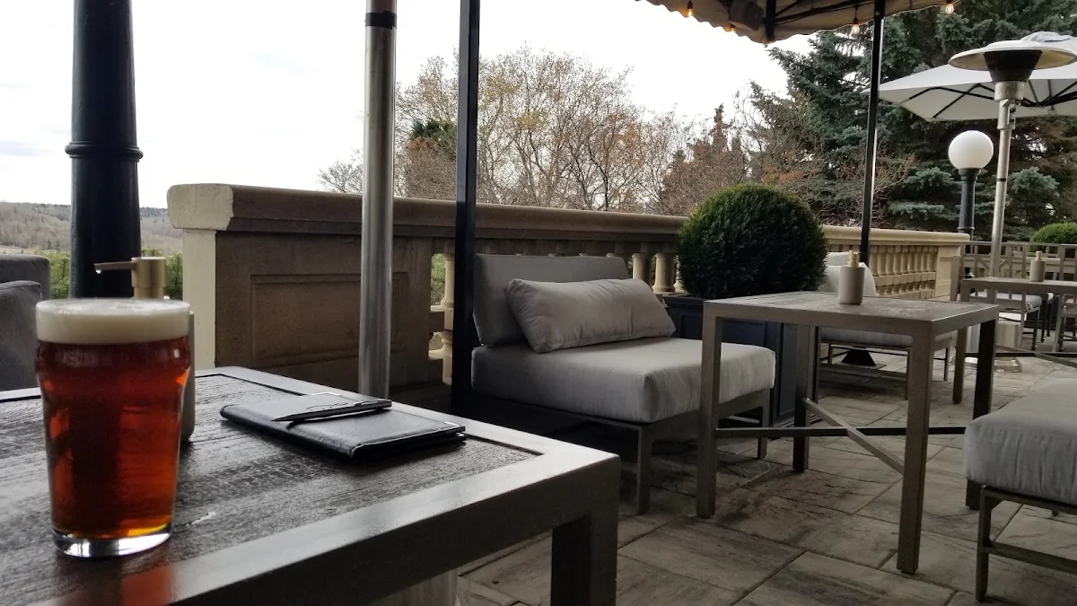 Vibe, Confederation Lounge & Patio