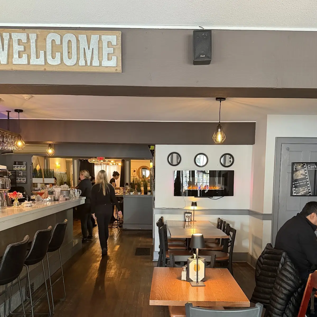 Vibe, Corks Wine Bar & Eatery