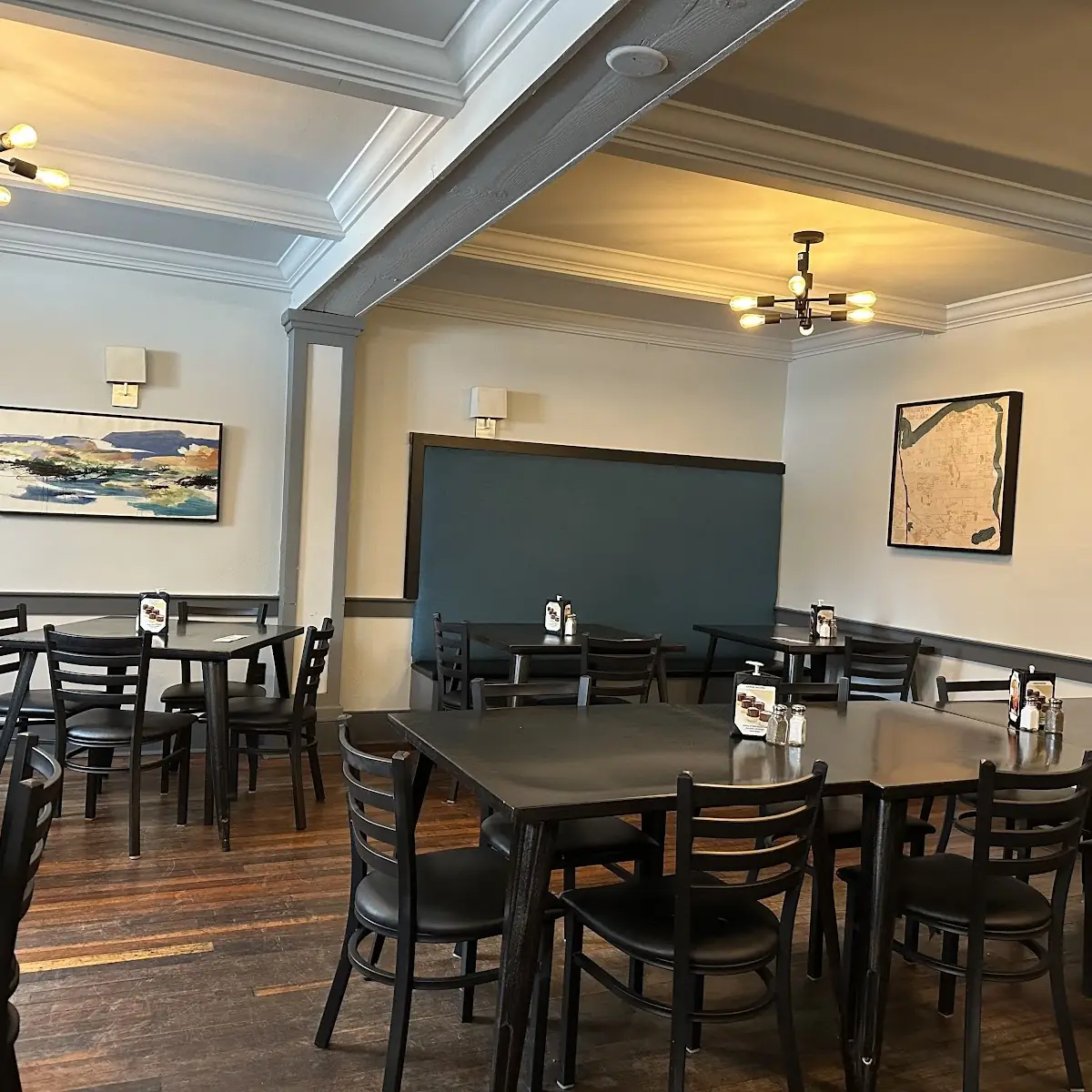 Vibe, Corks Wine Bar & Eatery