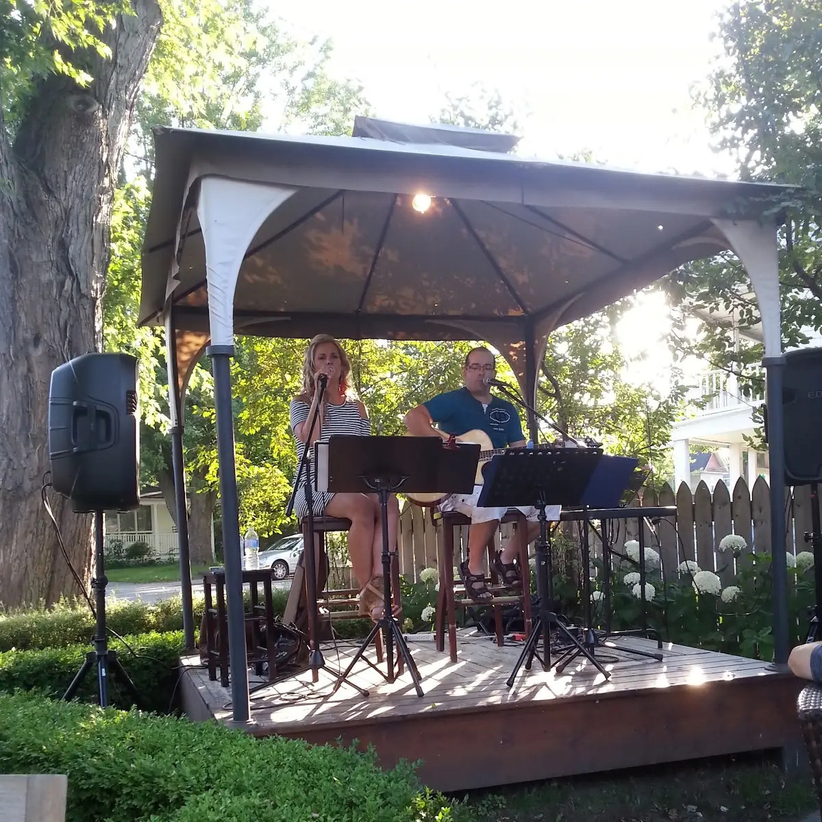 Vibe, Auberge Ayer's Cliff