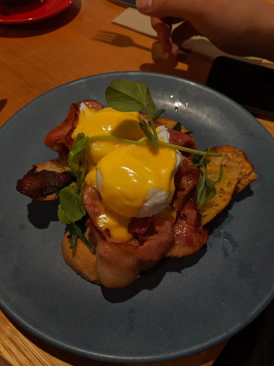 Eggs Benny Bacon, Café Woodworks