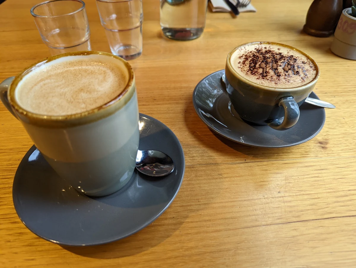 Flat White and Cappuccino, Café Woodworks