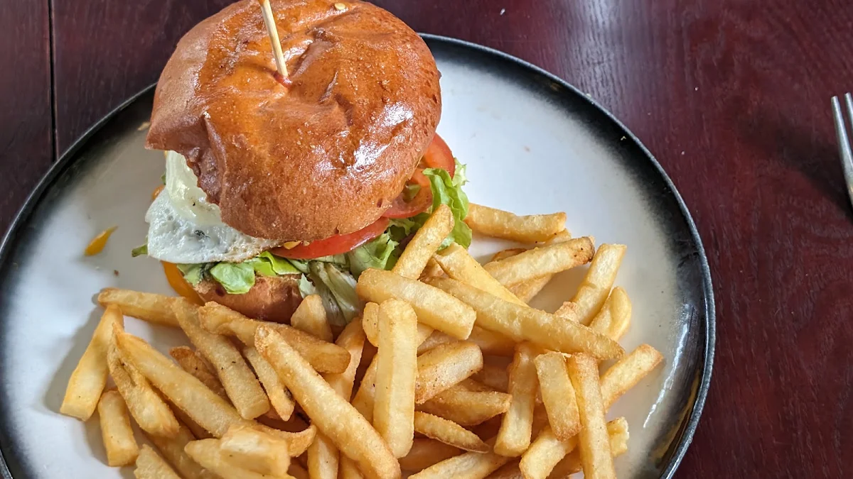 Hamburger with Fries, Café Woodworks