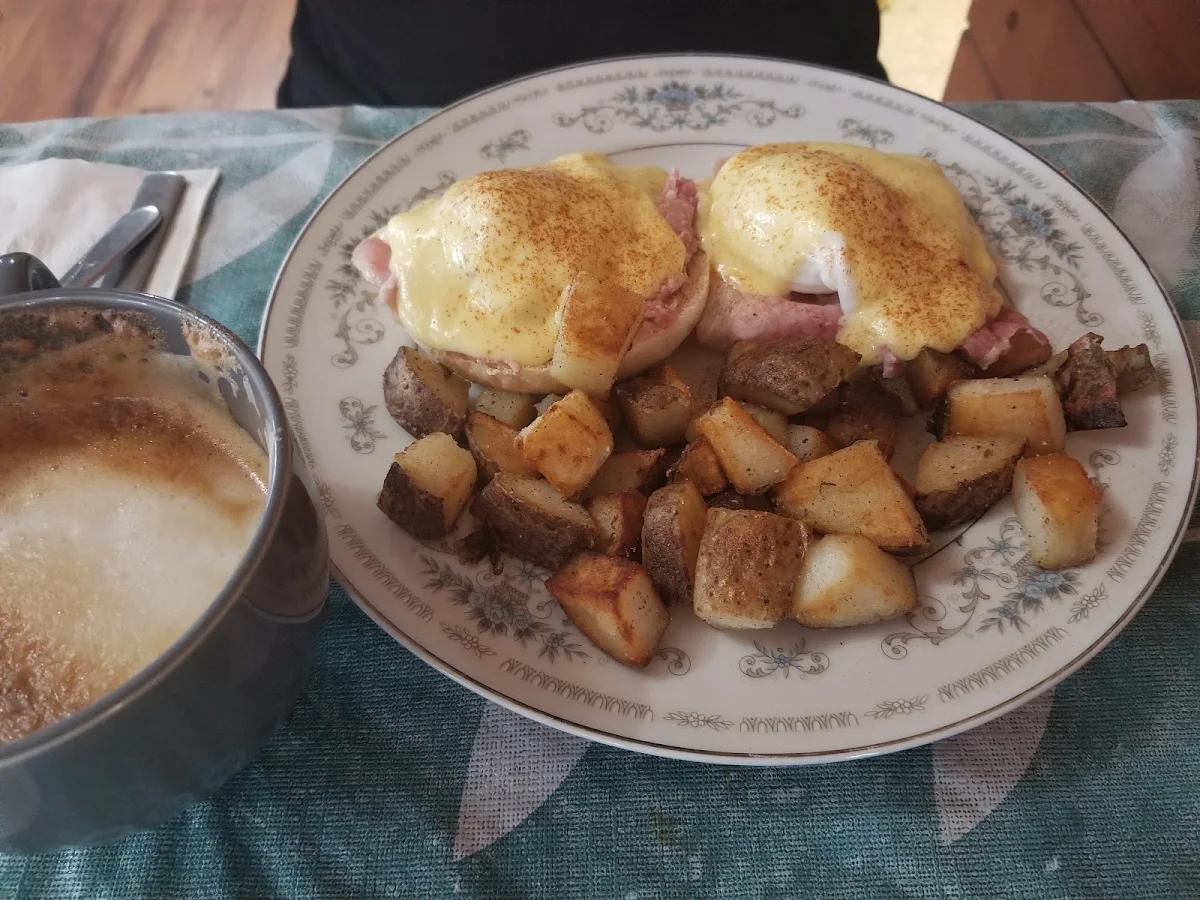 Eggs Benny