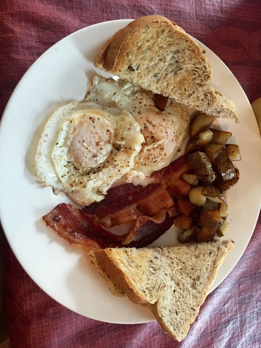 Highlights, Hurricane Heidi's Cafe