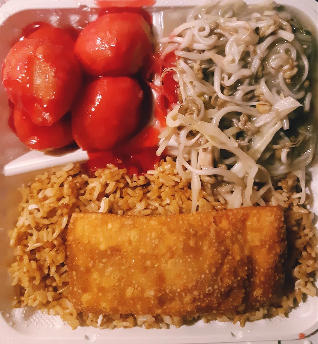 Highlights, Huangs restaurant
