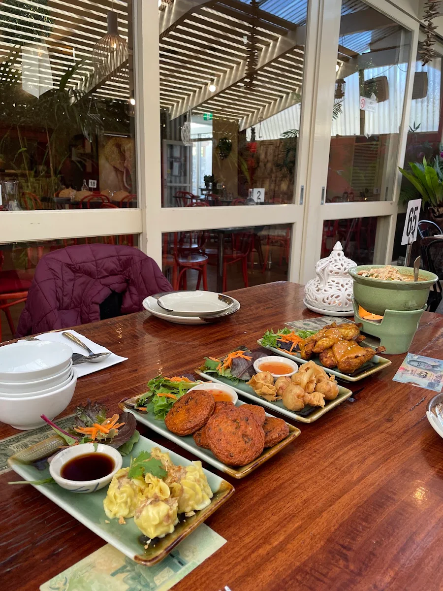 Highlights, Sorrento Thai