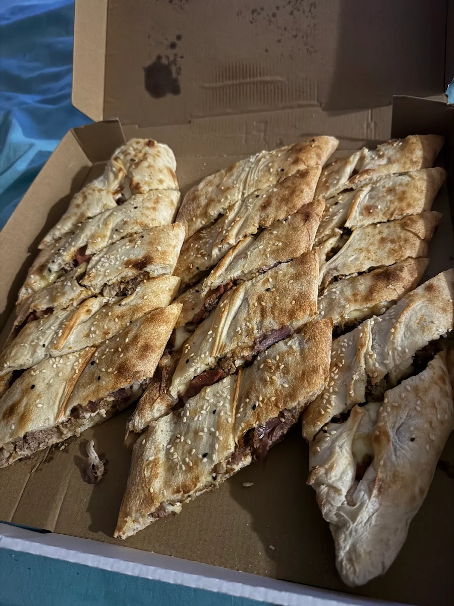 Meatlovers Pide