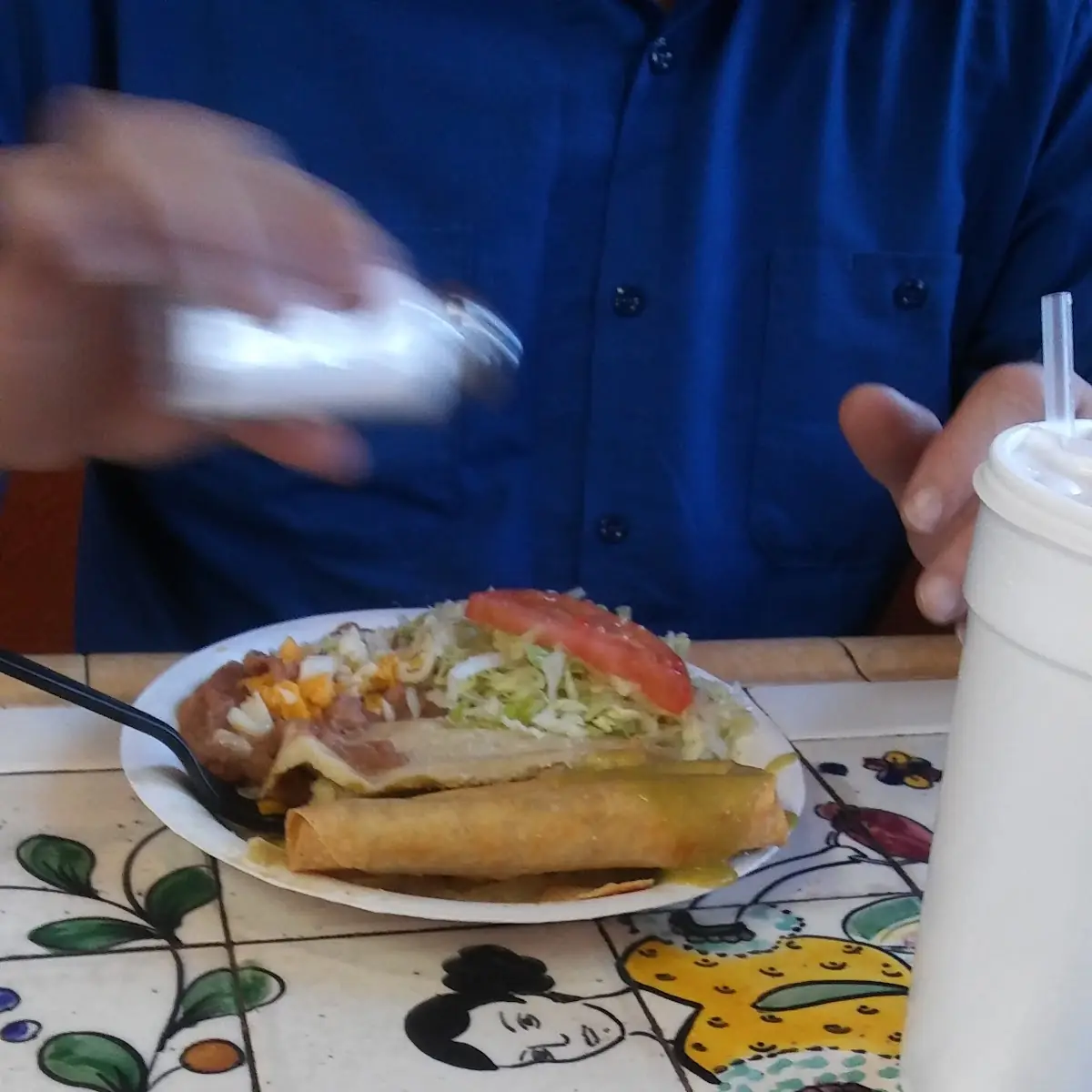 Hard Shell Taco & Taquitos with Guacamole