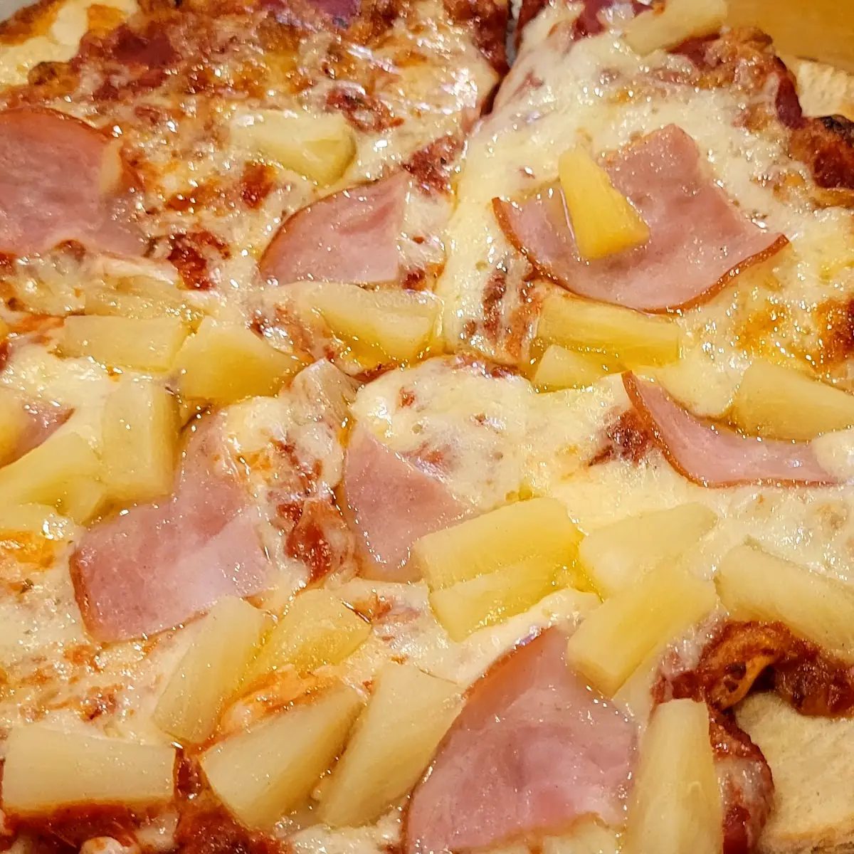Hawaiian Pizza