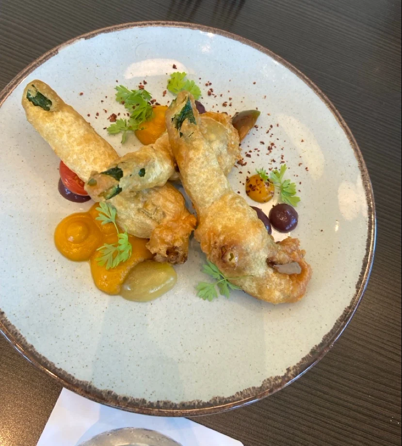 Highlights, Apron Bar & Restaurant