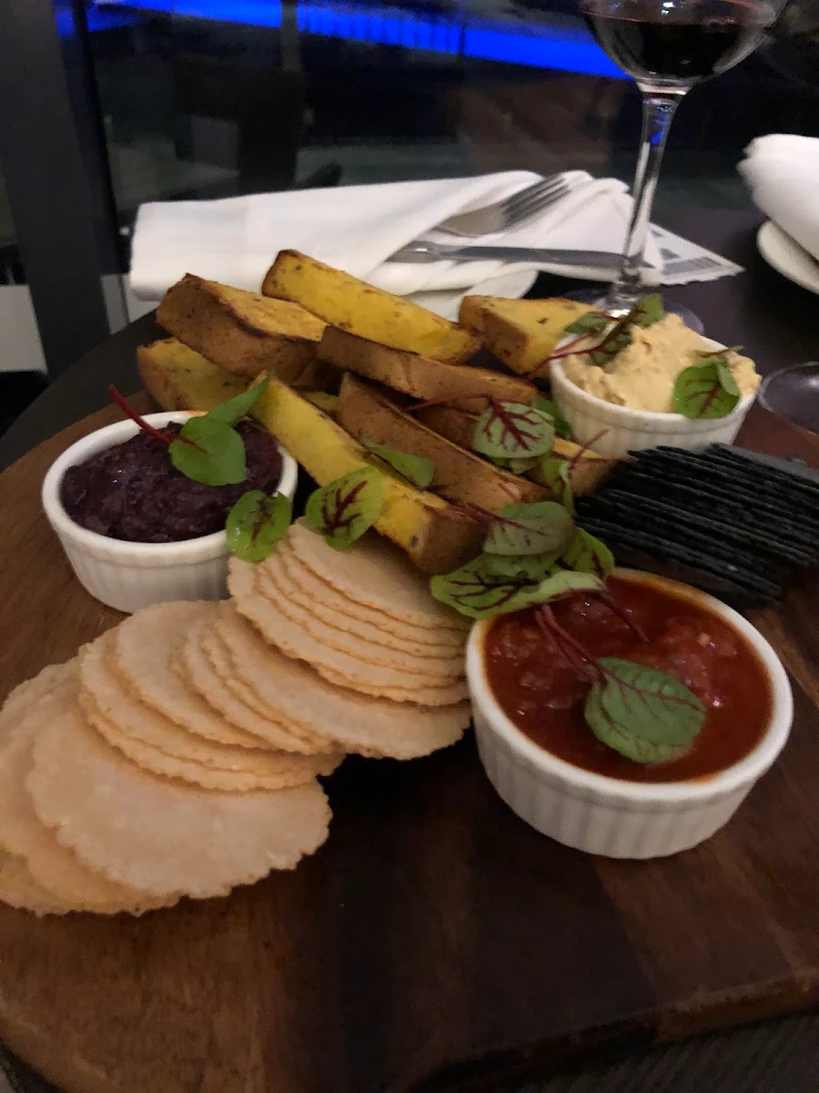 Highlights, Apron Bar & Restaurant