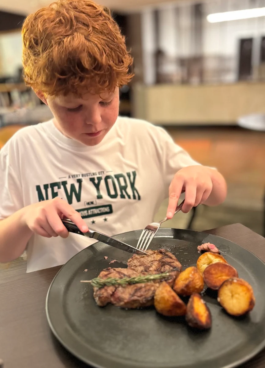 Highlights, Apron Bar & Restaurant