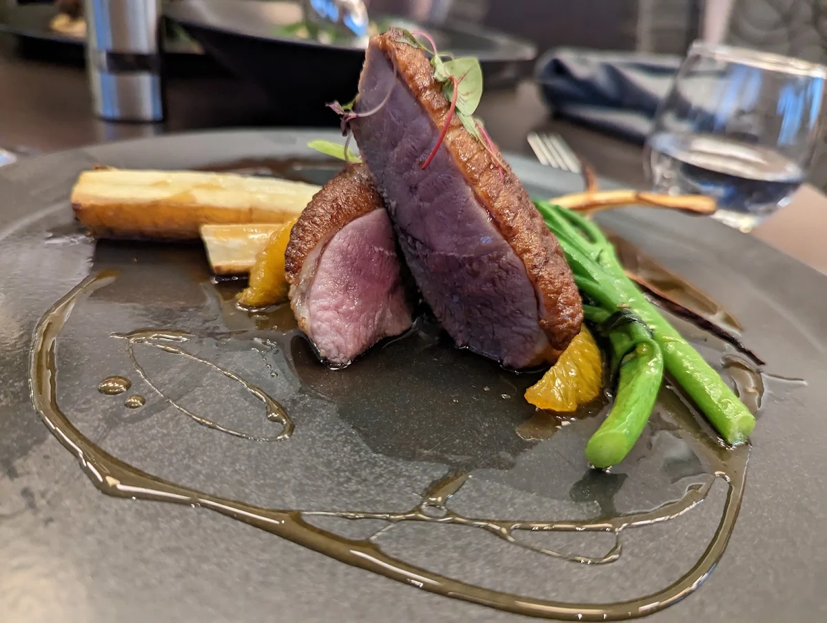 Highlights, Apron Bar & Restaurant