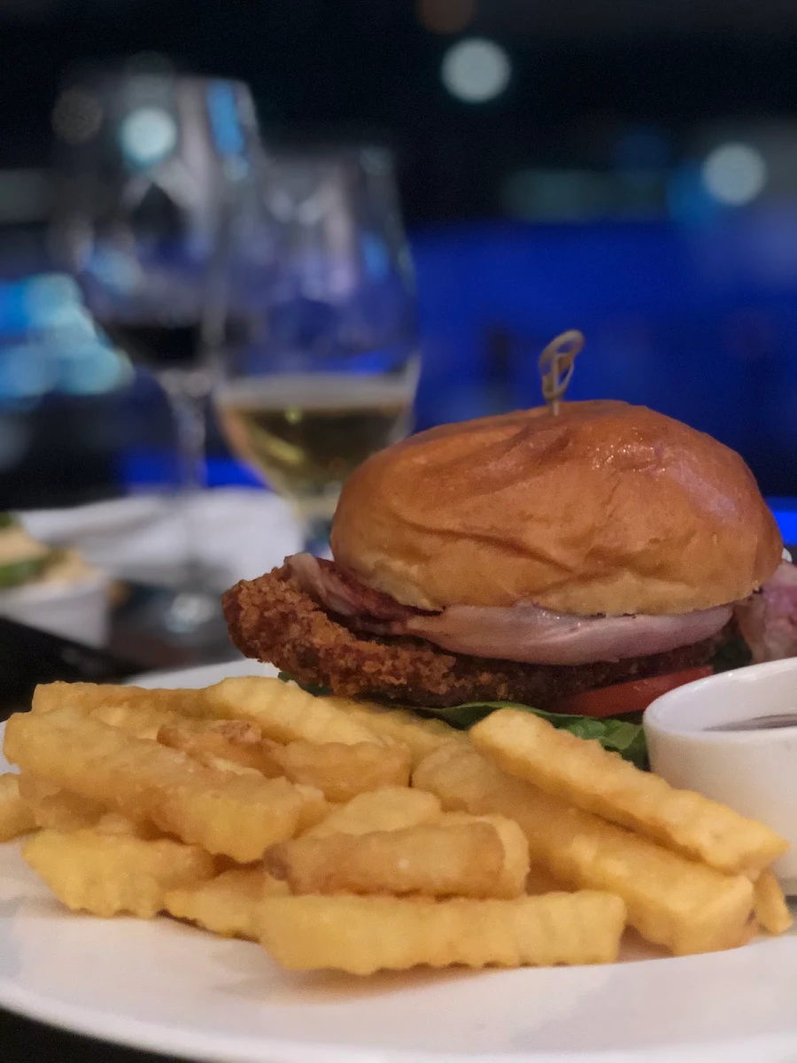Highlights, Apron Bar & Restaurant