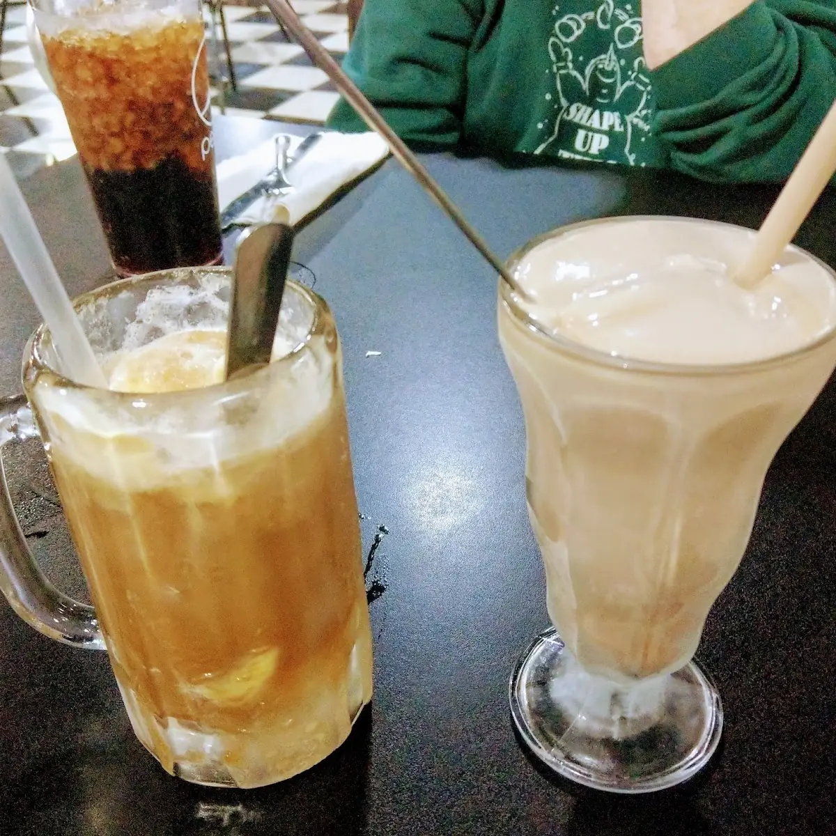 Root Beer Float & Chocolate Shake