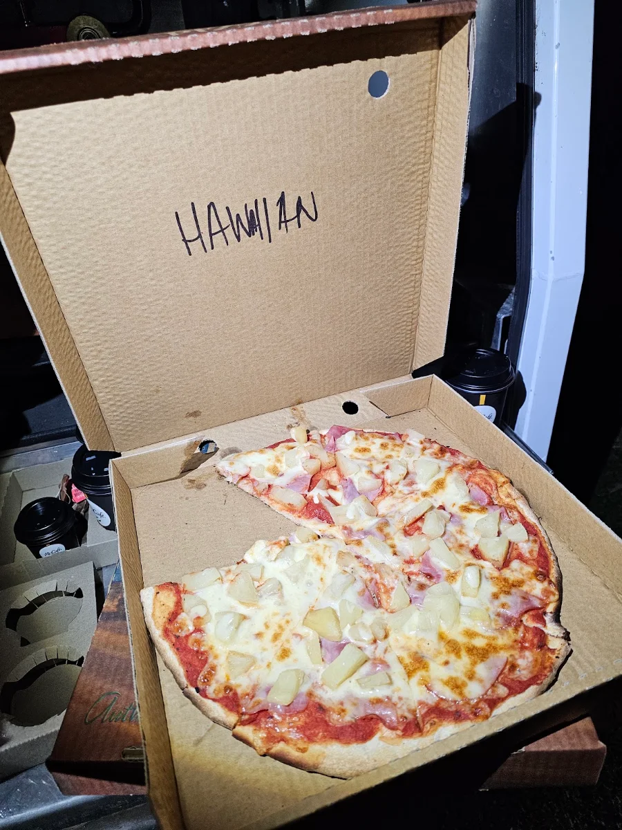 Hawaiian Pizza, Bocconcino's Woodfired Pizzeria