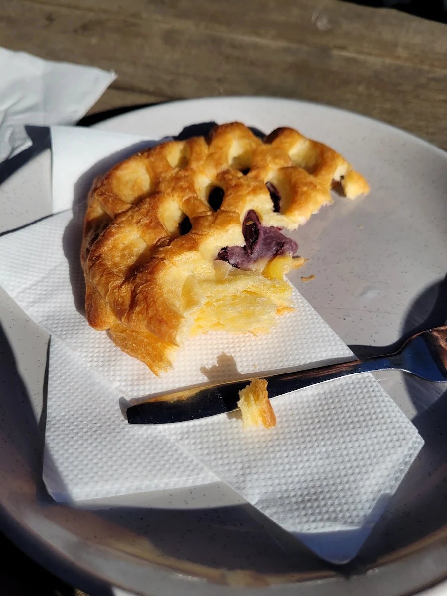 Bluberry Danish, Coffee Cabin