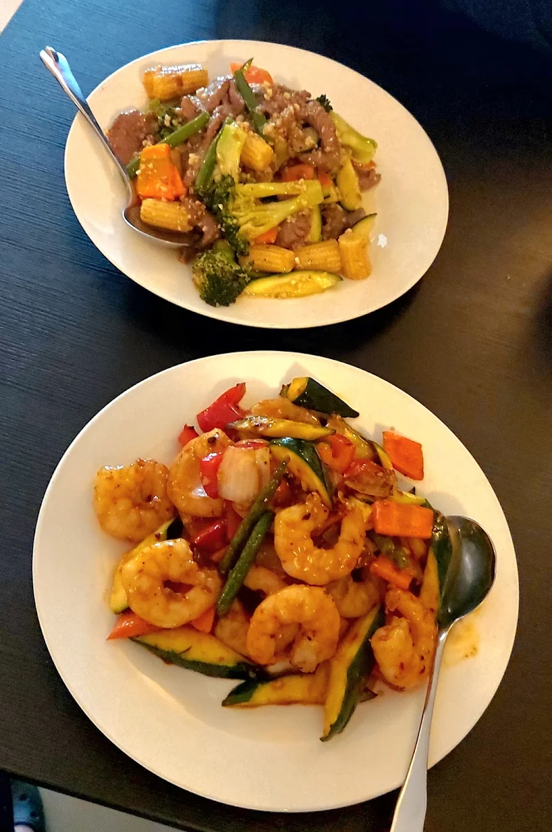Chilli Prawns & Vegetables Garlic Lamb & Vegetables, The Emperor's Court