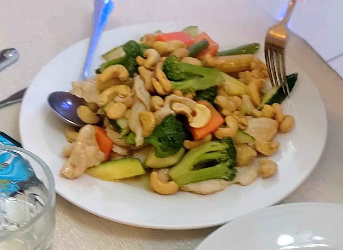 Stir Fry Chicken with Cashews, The Emperor's Court