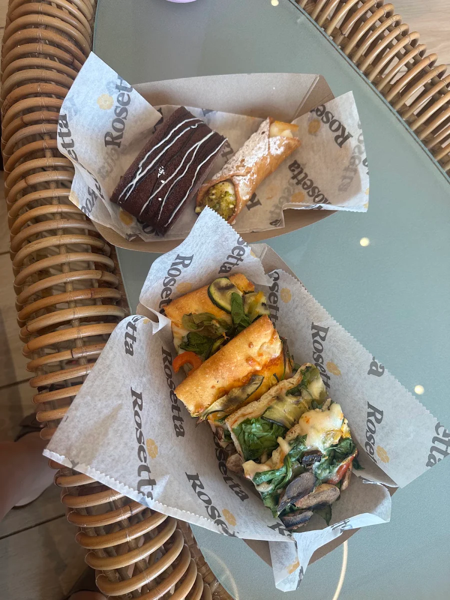 Veggie Pizza and Cannoli