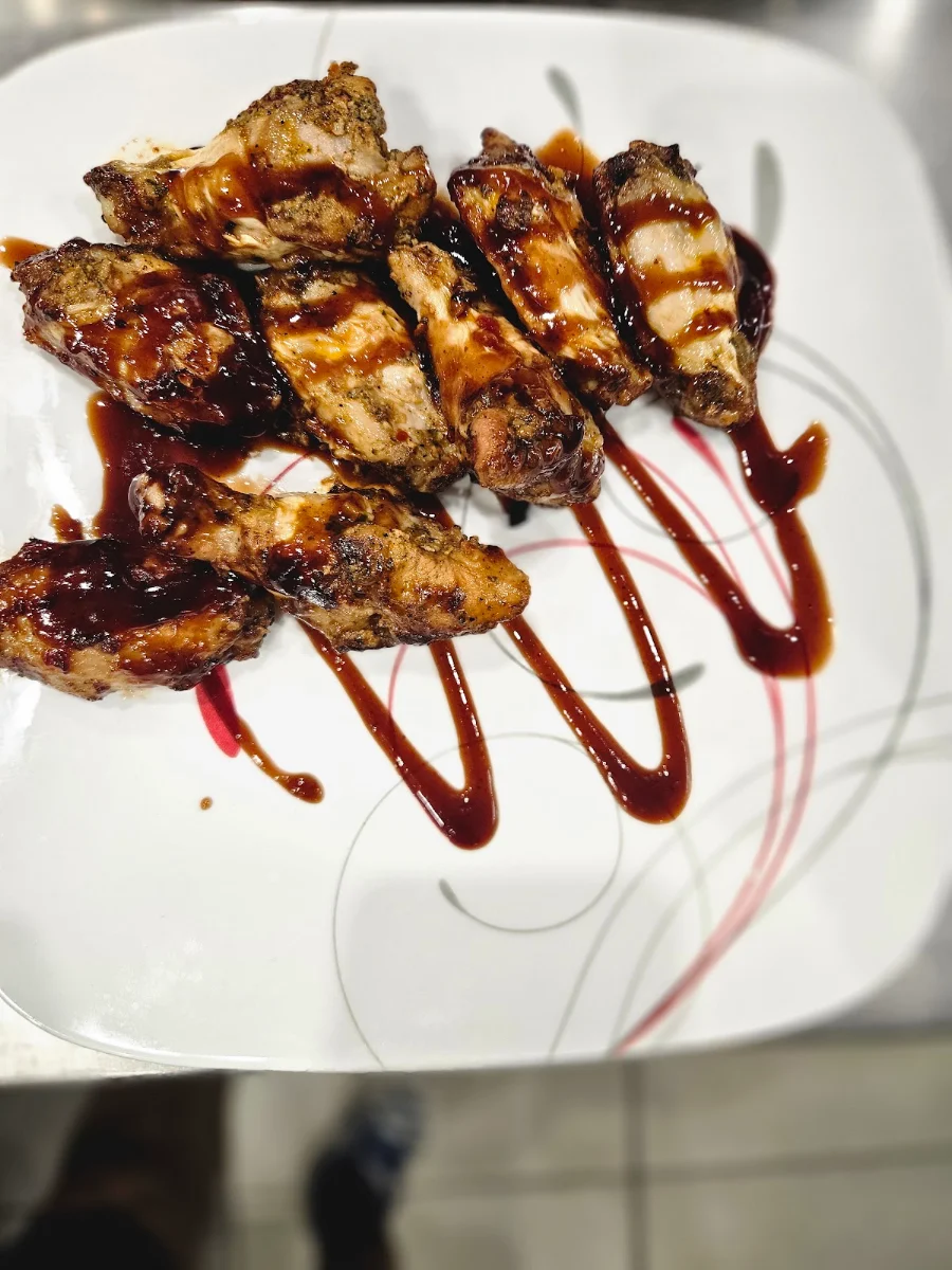 BBQ Chicken Wings, Needa Pizza