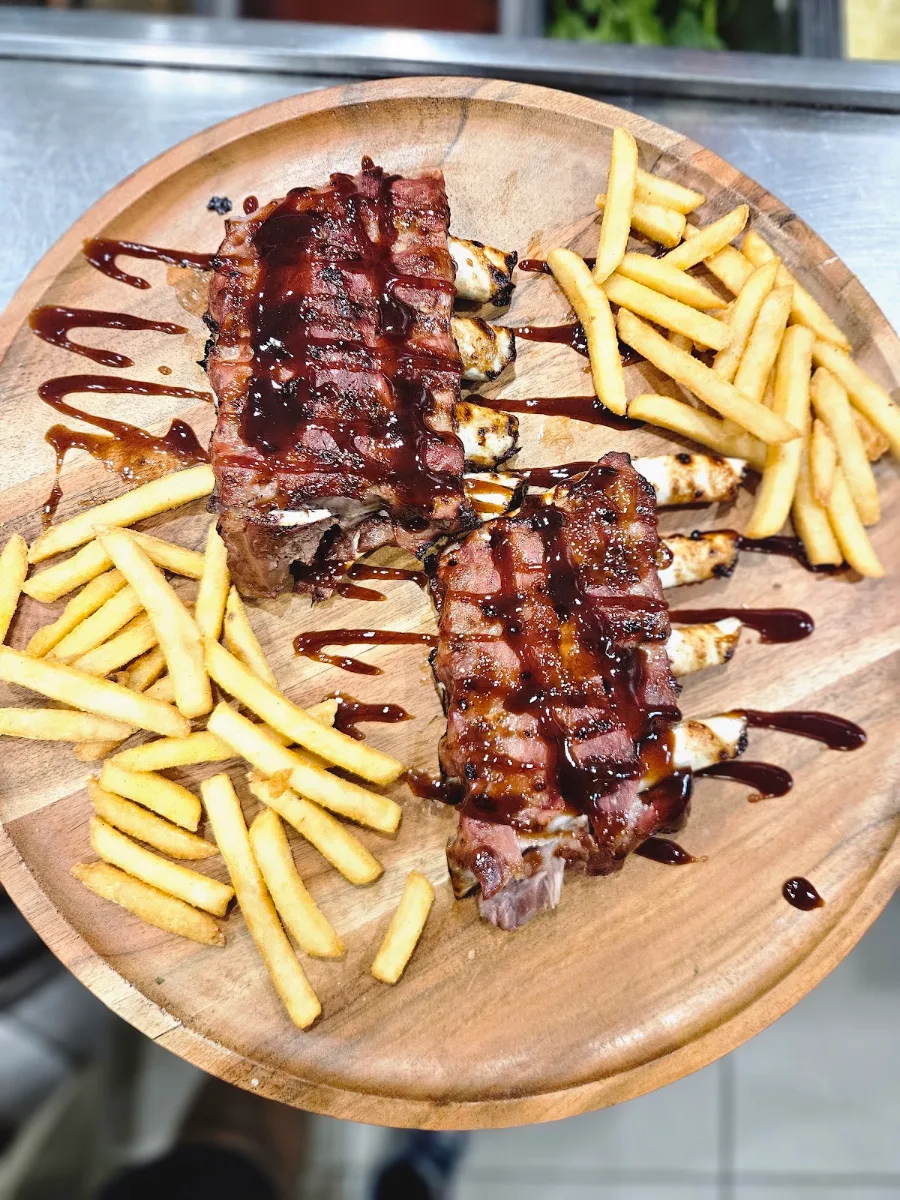 BBQ Ribs, Needa Pizza