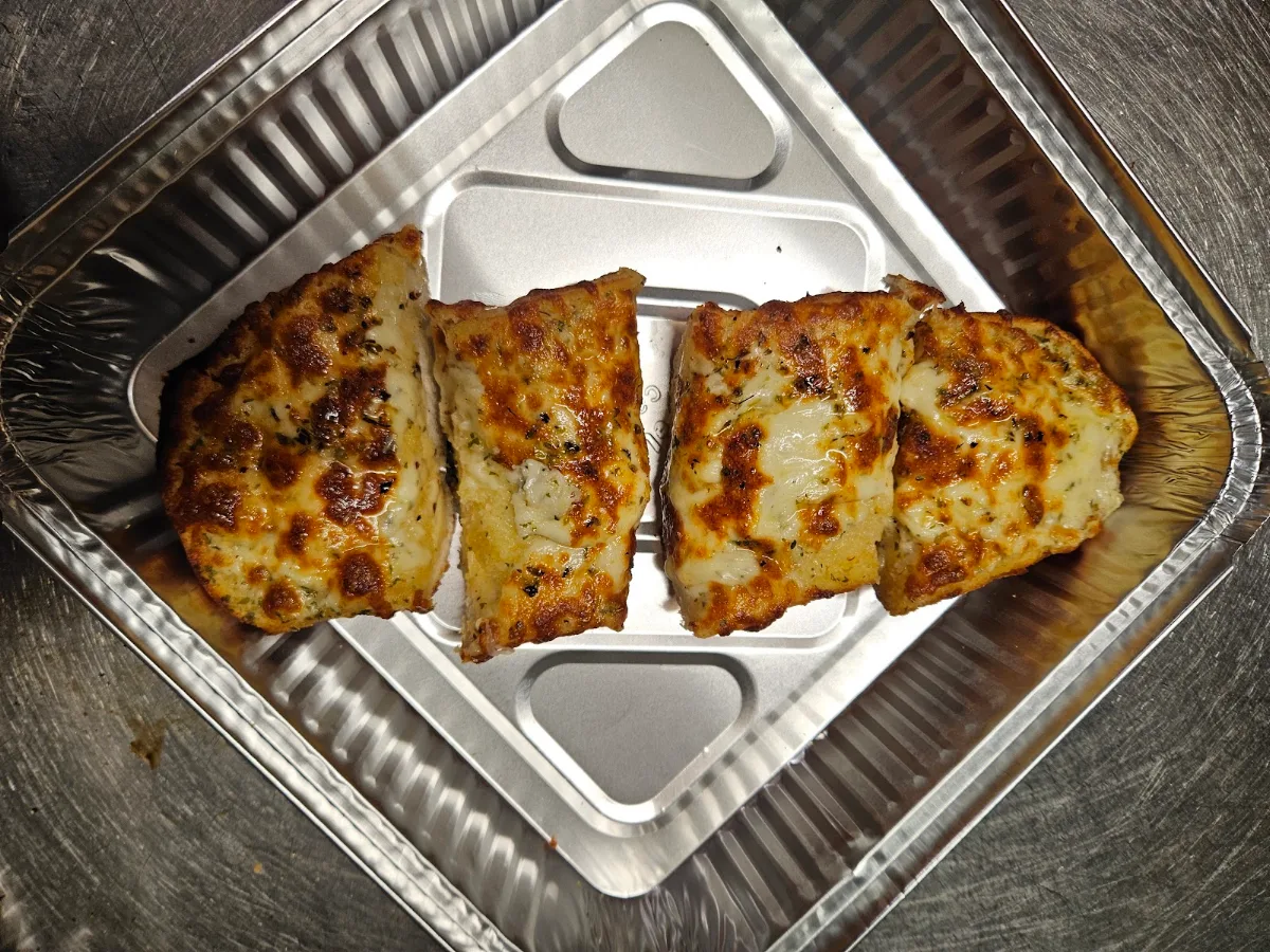 Chessy Garlic Bread, Needa Pizza