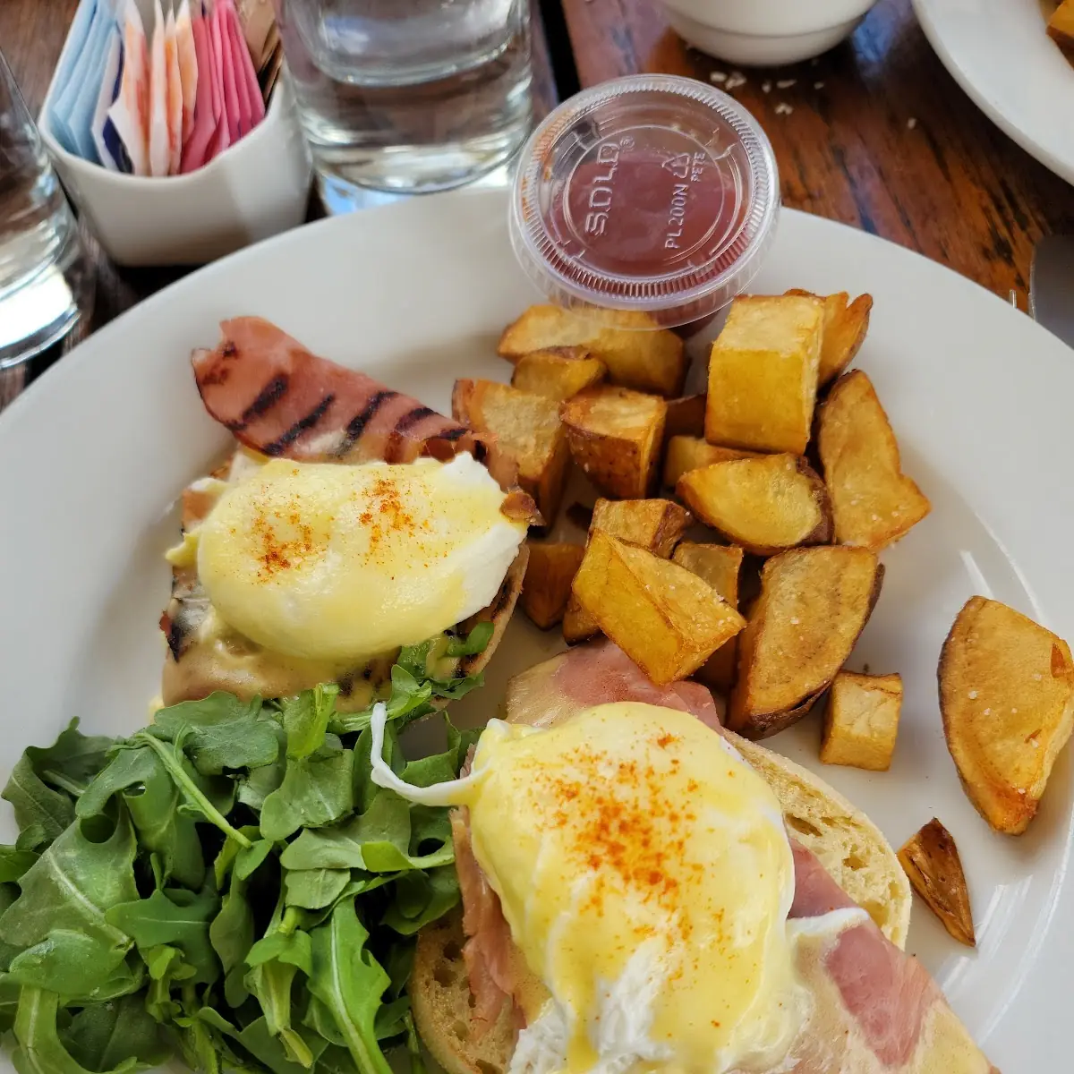 Eggs Benedict