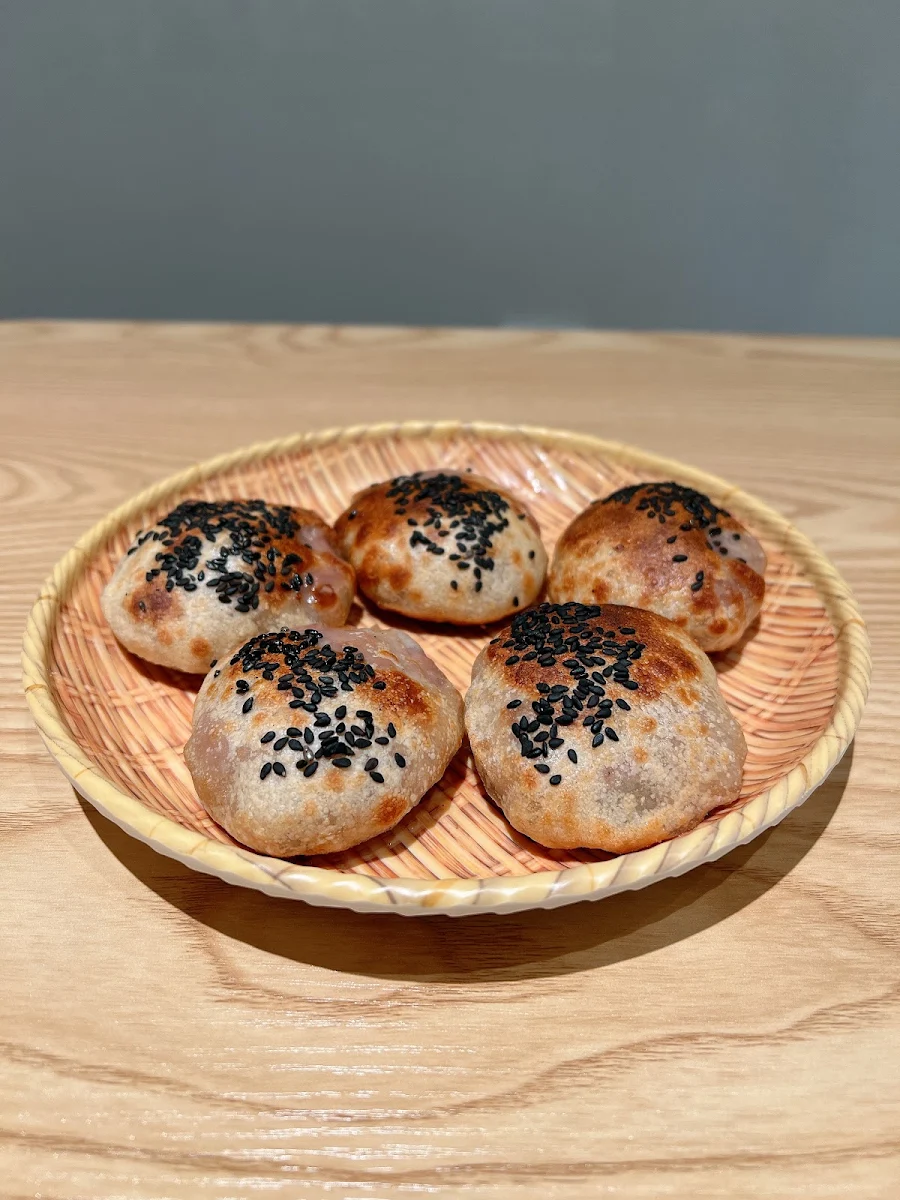 Hang Zhou Steamed Pork Bun, 金小烤泥炉烤饼 Jin’s Grilled Meat Pie