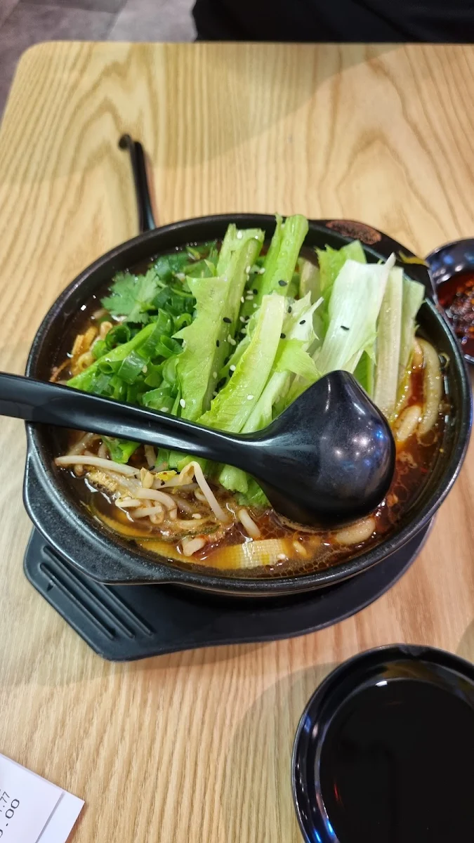 Spicy Casserole with Potato Noodles, 金小烤泥炉烤饼 Jin’s Grilled Meat Pie