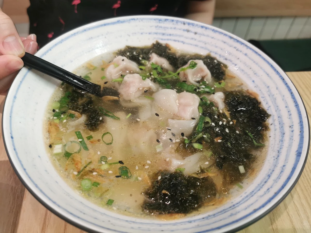 Wonton Soup, 金小烤泥炉烤饼 Jin’s Grilled Meat Pie