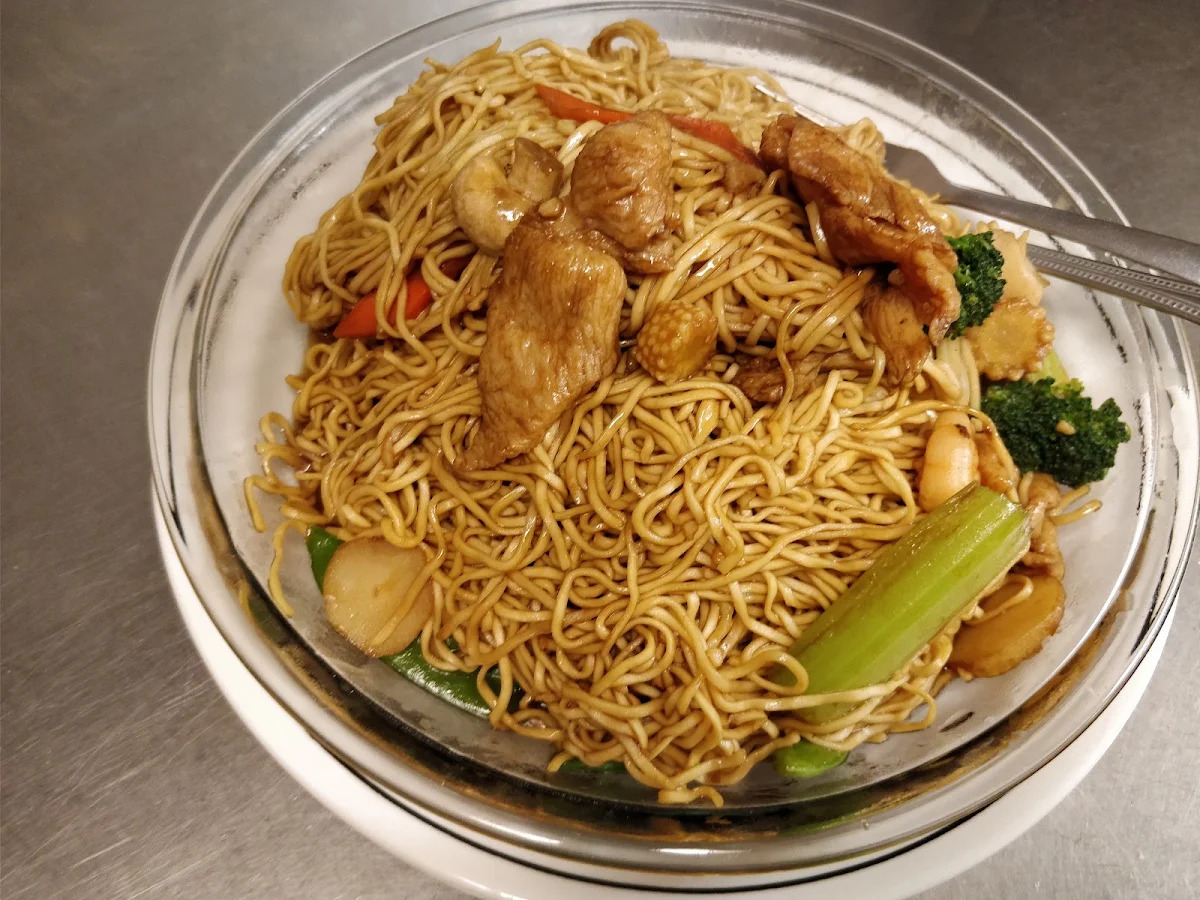 Cantonese Fried Egg Noodle
