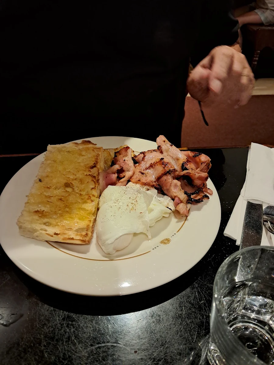 Eggs &Bacon, Shingle Inn City Hall