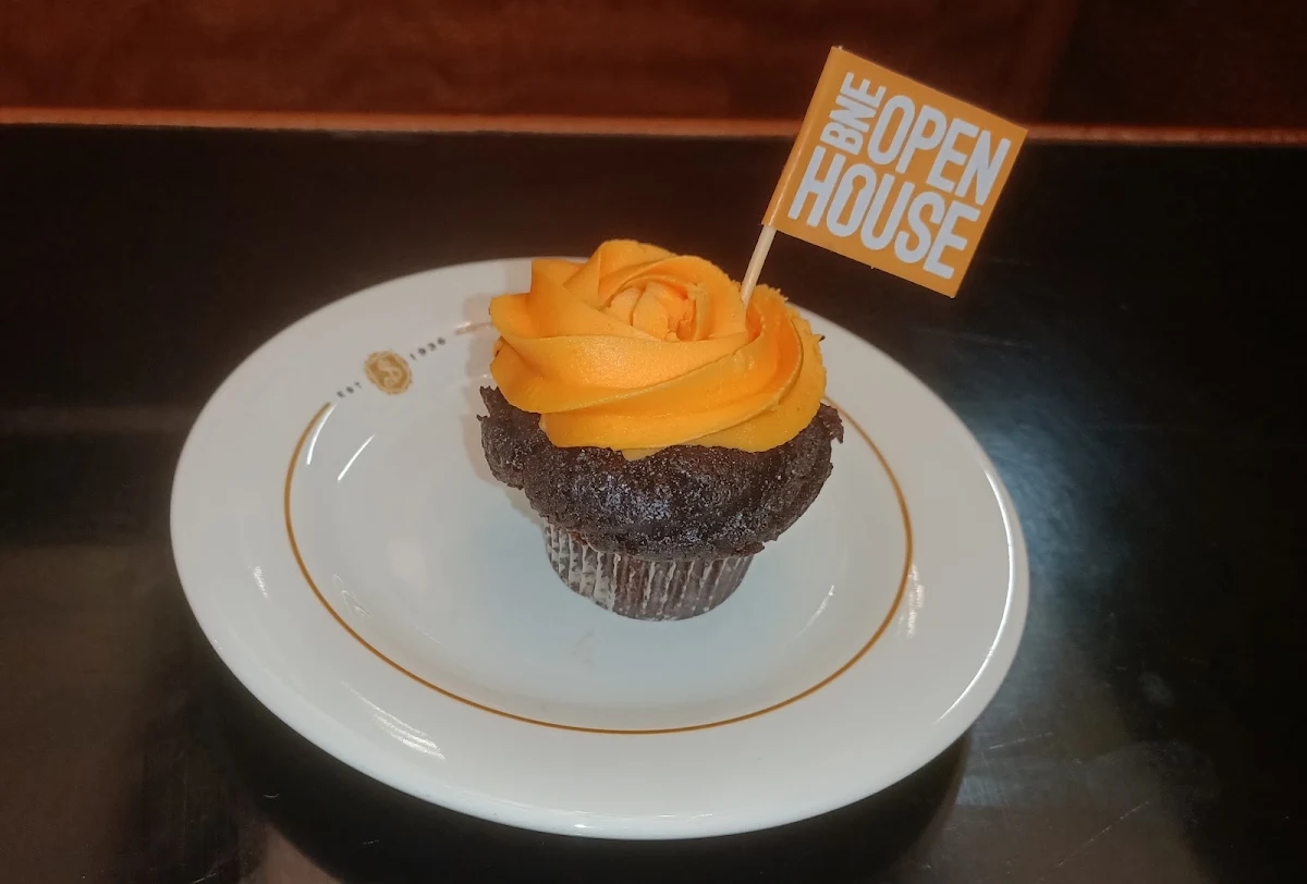 Open House Cake, Shingle Inn City Hall