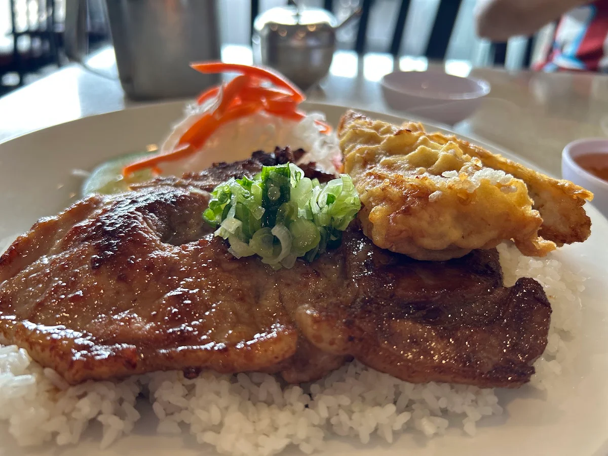 Steamed Rice with Grilled Pork Chop